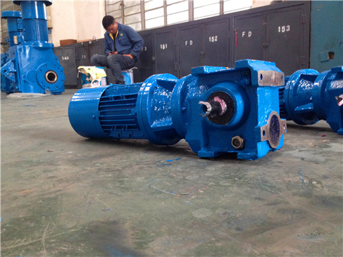 冷卻塔專用減速機(jī)的工作環(huán)境對(duì)其性能有何影響？