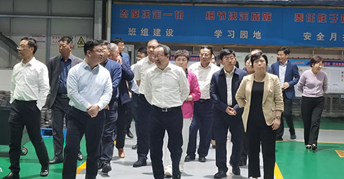 山西省政協(xié)副主席李曉波率“培育壯大智能產(chǎn)業(yè)，加快推動(dòng)智能化發(fā)展”調(diào)研組參觀考察江蘇泰隆集團(tuán)